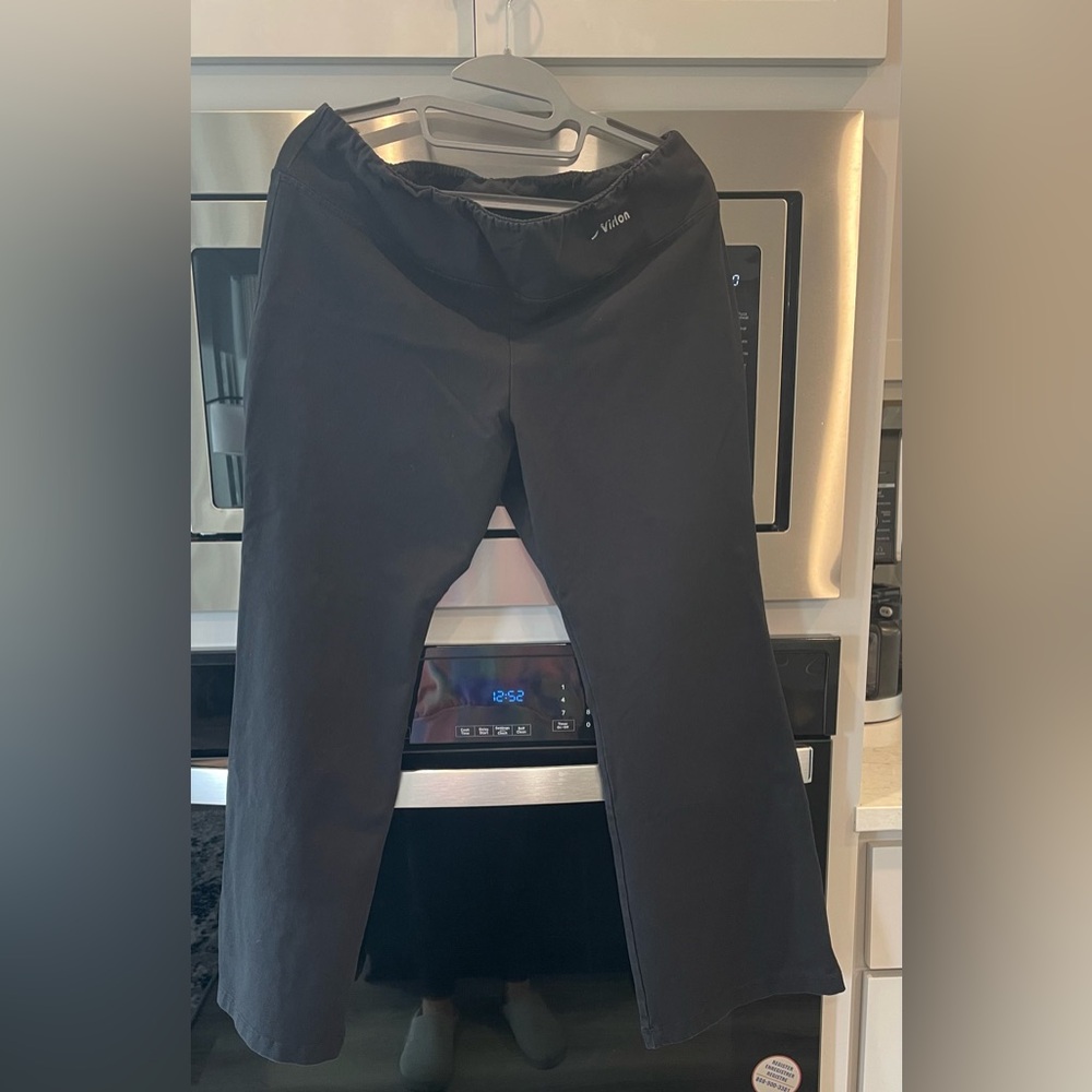 Black petite flare leggings